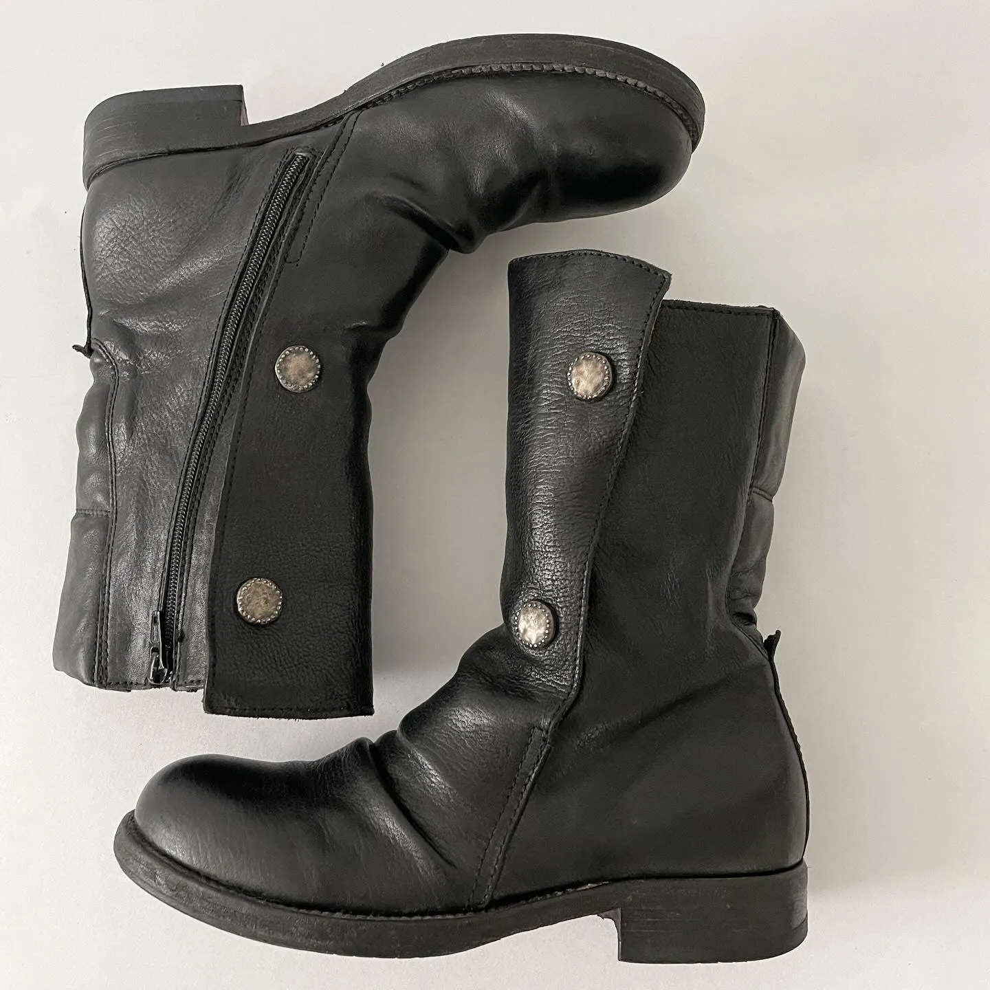 MOMA Boots